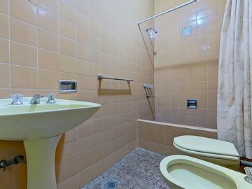 VENTA CASA 4 AMB COCHERA TERRAZA QUINCHO PARRILLA