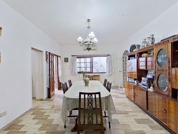 VENTA CASA 4 AMB COCHERA TERRAZA QUINCHO PARRILLA