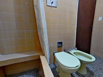 VENTA CASA 4 AMB COCHERA TERRAZA QUINCHO PARRILLA