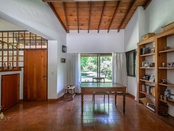 Casa 6 dormitorios vista al golf y 4 cocheras