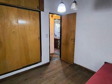 VENTA CASA 2 DORMITORIOS CALLE ROMA CARLOS PAZ