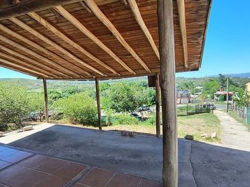 VENTA CASA 2 DORMITORIOS CALLE ROMA CARLOS PAZ