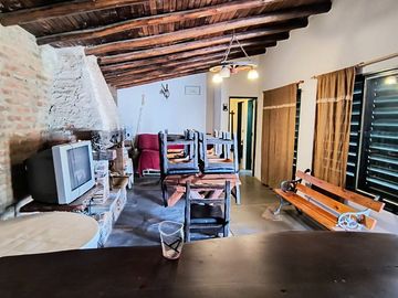 VENTA CASA 2 DORMITORIOS CALLE ROMA CARLOS PAZ
