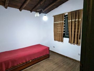 VENTA CASA 2 DORMITORIOS CALLE ROMA CARLOS PAZ