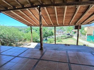 VENTA CASA 2 DORMITORIOS CALLE ROMA CARLOS PAZ
