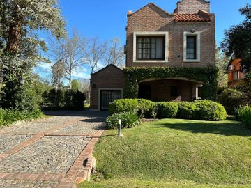 VENTA CASA 4 AMB LAS PRADERAS DE LUJAN APTO CRED
