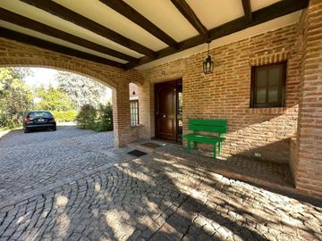 VENTA CASA 4 AMB LAS PRADERAS DE LUJAN APTO CRED