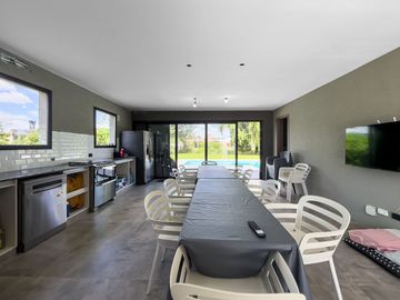 CASA EN VENTA 5 AMBIENTES EN FINCAS DEL ALBA