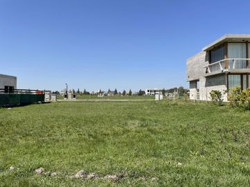 VENTA DE LOTE DE 600 M2 EN LARES DE CANNING