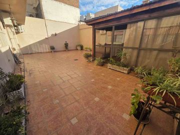 V.DELPARQUE VENTA DEPTO 4 AMB C/ COCH/2 PATIOS/BAU
