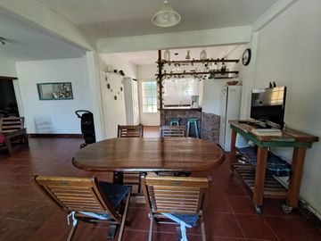 VENTA CASA 5 AMBIENTES C/COCHERA ITUZAINGO NORTE