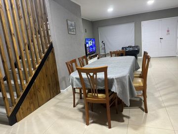 CASA EN VENTA 4 AMBIENTES BAJAS EXPENSAS