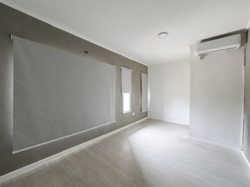CASA EN VENTA 4 AMBIENTES BAJAS EXPENSAS