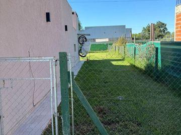 CASA EN VENTA 4 AMBIENTES BAJAS EXPENSAS
