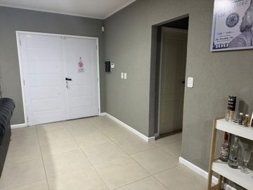 CASA EN VENTA 4 AMBIENTES BAJAS EXPENSAS