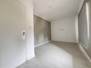 CASA EN VENTA 4 AMBIENTES BAJAS EXPENSAS