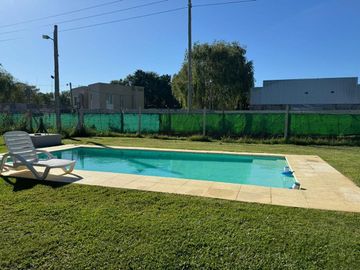 CASA EN VENTA 4 AMBIENTES BAJAS EXPENSAS