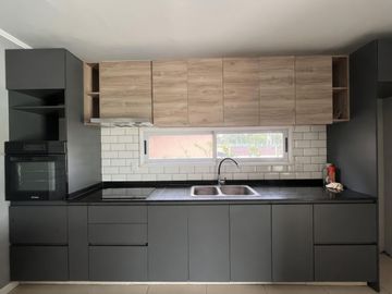 CASA EN VENTA 4 AMBIENTES BAJAS EXPENSAS