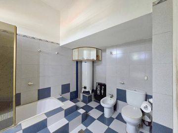 VENTA CASA LOCAL PASO DEL REY 3 AMBIENTES  CREDITO