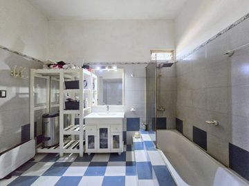 VENTA CASA LOCAL PASO DEL REY 3 AMBIENTES  CREDITO