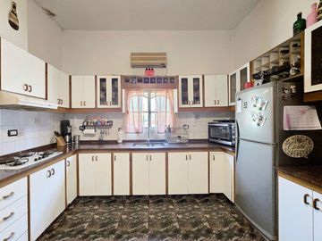 VENTA CASA LOCAL PASO DEL REY 3 AMBIENTES  CREDITO