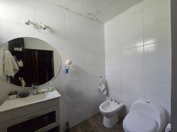 VENTA CASA LOCAL PASO DEL REY 3 AMBIENTES  CREDITO