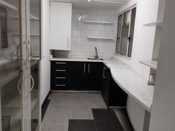 VENTA DE OFICINA EMPRESARIAL SECTOR SANTA LUCIA