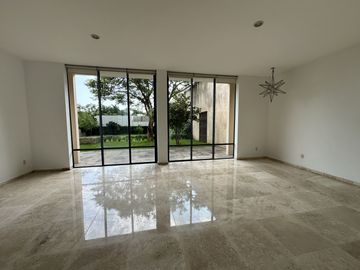 Residencia renta en condominio, colonia Jacarandas en Zapopan, Jal.
