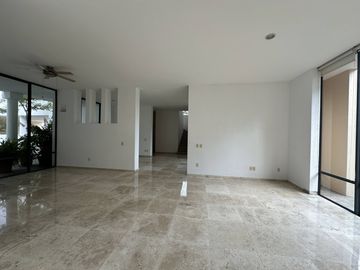 Residencia renta en condominio, colonia Jacarandas en Zapopan, Jal.