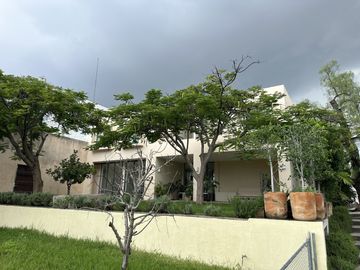 Residencia renta en condominio, colonia Jacarandas en Zapopan, Jal.