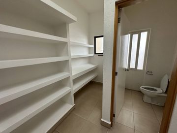 Residencia renta en condominio, colonia Jacarandas en Zapopan, Jal.