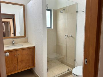 Residencia renta en condominio, colonia Jacarandas en Zapopan, Jal.