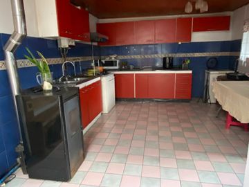SE VENDE CASA  TOTALMENTE  AMPLIADA