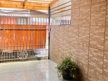 SE VENDE CASA  TOTALMENTE  AMPLIADA