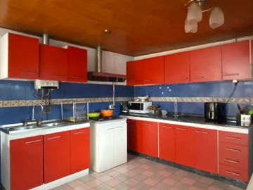 SE VENDE CASA  TOTALMENTE  AMPLIADA
