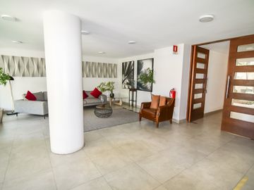 DEPARTAMENTO CON PATIO PRIVADO EN ÑUÑOA