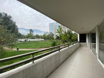 OPORTUNIDAD EN PEÑALOLÉN 4D 3B CON 2 ESTACIONAMIENTOS Y BO