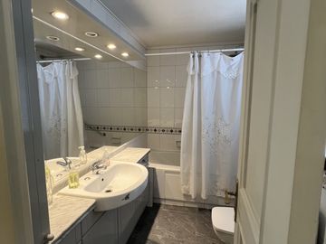 EXCLUSIVO DEPARTAMENTO DUPLEX SECTOR EL GOLF UF 18000