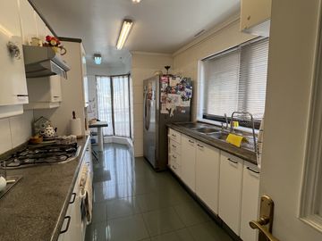 EXCLUSIVO DEPARTAMENTO DUPLEX SECTOR EL GOLF UF 18000