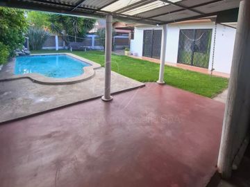 CASA DE 5 DORMITORIOS PEÑAFLOR