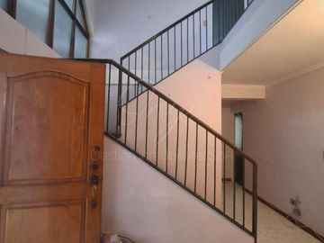 CASA DE 5 DORMITORIOS PEÑAFLOR