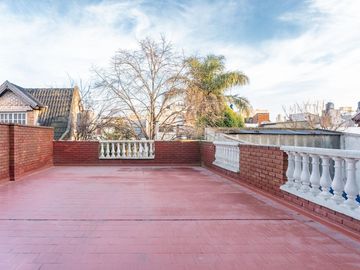VENTA CASA 4 AMB  CON PATIO EN VILLA MADERO