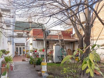 VENTA CASA 4 AMB  CON PATIO EN VILLA MADERO
