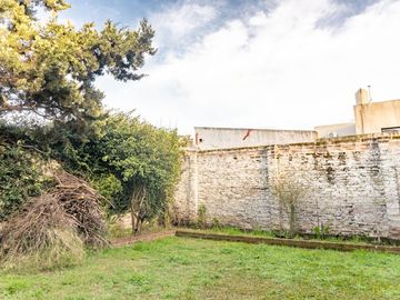 VENTA CASA 4 AMB  CON PATIO EN VILLA MADERO