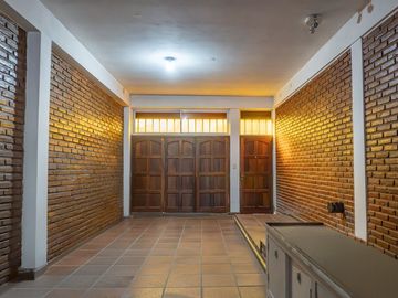 VENTA CASA 4 AMB  CON PATIO EN VILLA MADERO