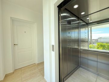 VENTA DTO A ESTRENAR CON COCHERA 1 DORM. CENTRO
