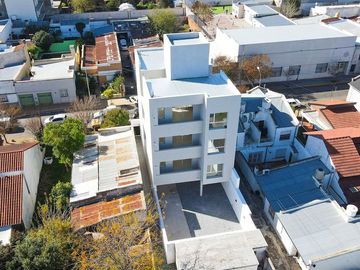 VENTA DTO A ESTRENAR CON COCHERA 1 DORM. CENTRO