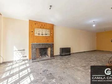 Casa en alquiler para fin profesional o comercial ubicada en Ramos Mejía