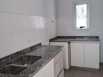 Casa en venta en barrio  Cortaderas 3 a estrenar