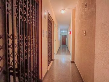 VENTA DEPARTAMENTO DE 4 AMBIENTES EN FLORES
